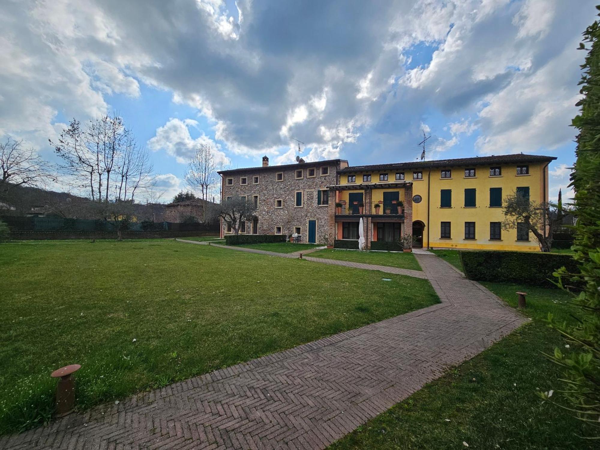 Corte La Guarnigione Valeggio sul Mincio Exterior photo